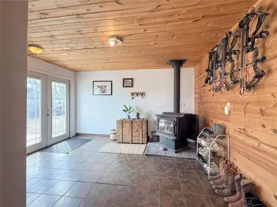 R33//Souris/Have you been wanting to live the country life? Then you have to come check out this acr...