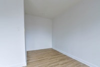 Renovated Akelius studio apartment for rent. Located near Av. Barclay in the Cote-des-Neiges neighbo... (image 8)