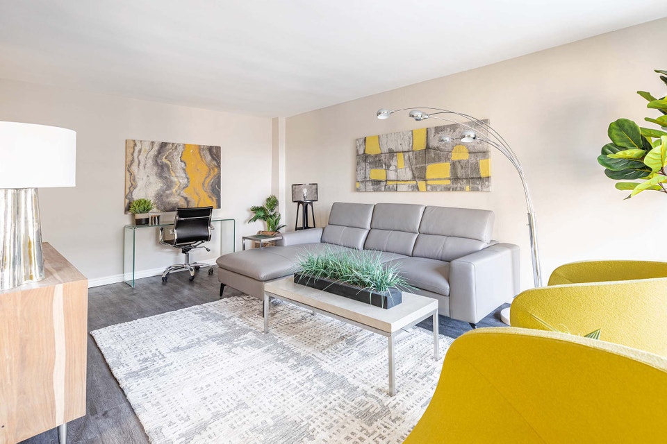 Affordable 1 Bed Apartment-Heat/Water Incl. - Walk to Everything 5