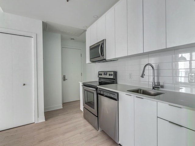 1445 rue Clark — photo 2
