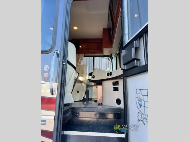 2013 Fleetwood RV Discovery 40X Diesel 057,684 Miles in RVs & Motorhomes in Moncton - Image 11