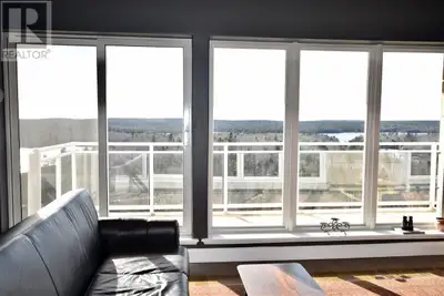 Enjoy a spectacular view and breathtaking sunsets! Just a short walk across the road, youll find kay...