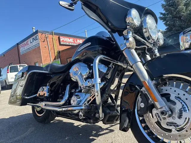 2011 Harley-Davidson Street Glide ~ ELECTRA GLIDE LTD ~ 103CI ~  in Sport Touring in City of Toronto - Image 29