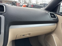 2012 Volkswagen Eos Comfortline Moteur 2.0 litres turbo performant et economique Transmission automa... (image 8)