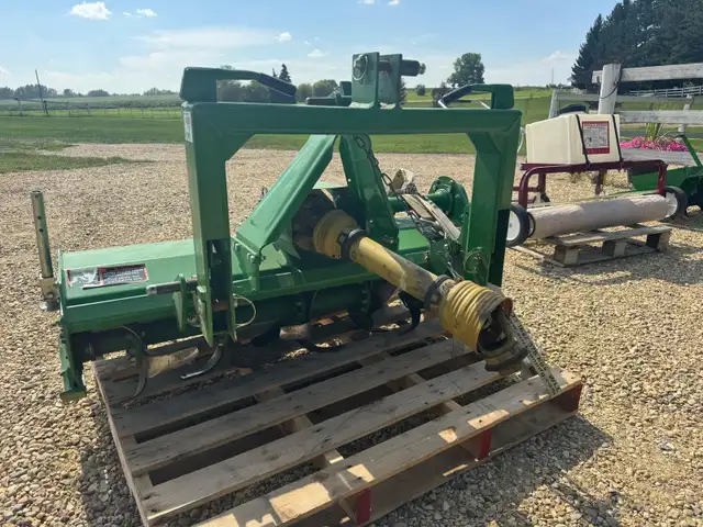 John Deere 647 Rototiller in Lawnmowers & Leaf Blowers in Red Deer - Image 5