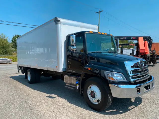 2017 Hino 338 Low Kms in Heavy Trucks in Abbotsford - Image 3