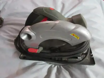 Scie  circulaire  avec laser 7 ¼ po, View more