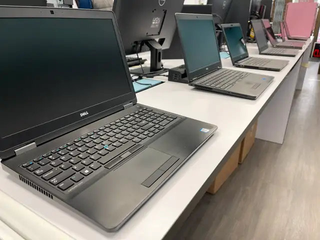 Refurbished Dell laptops  best price  at  UNIWAY 8th Street63240706004483124