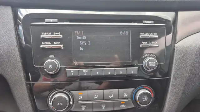 2014 Nissan Rogue S, AWD in Cars & Trucks in Hamilton - Image 14