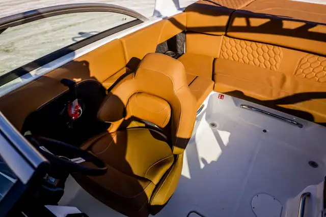 2026 Four Winns H2 Freedom in Powerboats & Motorboats in Rimouski / Bas-St-Laurent - Image 25
