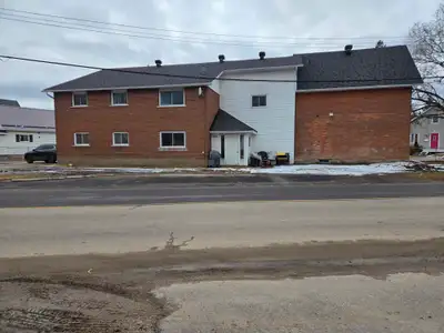 Large 2 Bedroom