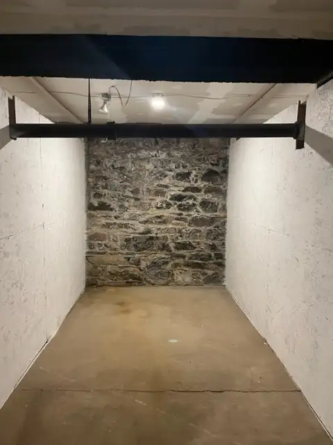 Self Storage - 333 Main St in Storage & Parking for Rent in Saint John - Image 5