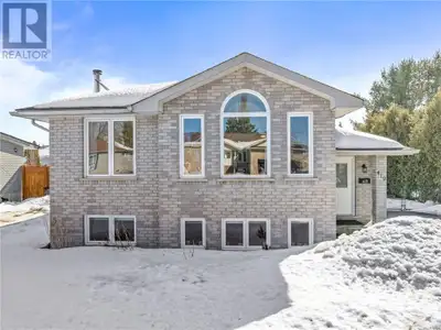 Welcome to 419 Raymond Crescent in Greater Sudbury's most beautiful suburb of Azilda. Curb appeal ab...
