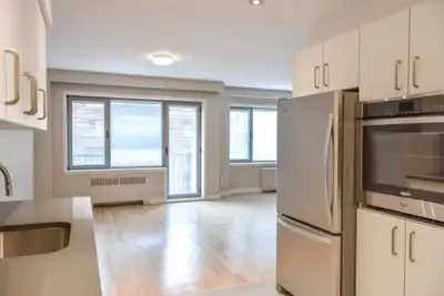 Semi-renovated Akelius two bedroom apartment for rent. Located near Sherbrooke in the Downtown - McG...