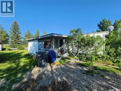 Looking for affordable living? This cute mobile home boasting over 1,000 sq.ft. in Caronport could b...