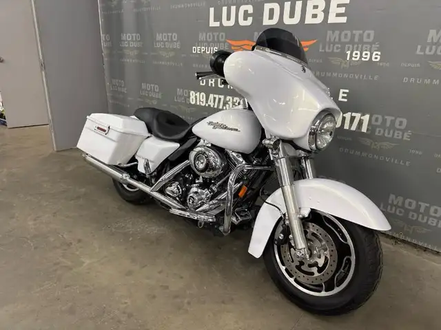 2008 Harley-Davidson FLHX Street Glide in Street, Cruisers & Choppers in Drummondville - Image 3