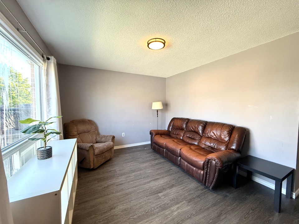 Main Unit - 19 Patricia St Thorold 2