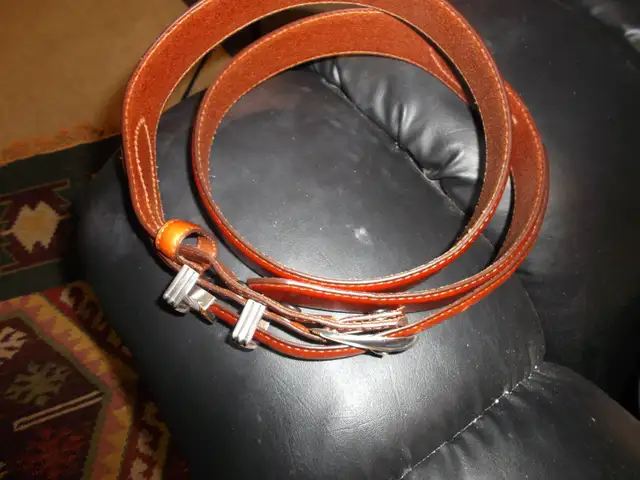 WESTERN DRESS BELT AND SPECIAL SILVER BELT BUCKLE SET in Men's in Belleville - Image 2