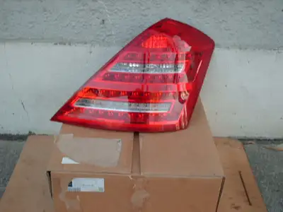 Slightly used O.E. part (221 820 14 64) in new condition for all models '10 - '13. Call 416/652-1404