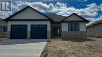 3543 PAUL CRESCENT Plympton-Wyoming, Ontario