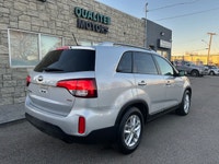 2014 KIA SORENTO LX AWD NO ACCIDENTS, NO CLAIMS WITH ALL SERVICES UP TO DATE QualiTee Motors offers... (image 4)