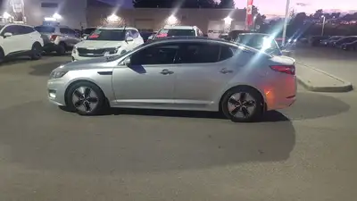 4 Cylinder Engine, Automatic Transmission, LOADED! LEATHER, POWER SLIDER ROOF, ALUMINUM SPORT RIMS,...