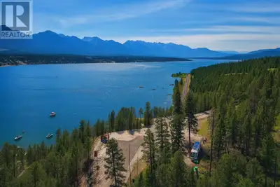 This acre-plus SE-facing Estate Lot on Windermere Lake is the pinnacle of luxury living. This land i...