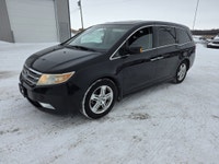 NEW ARRIVAL!!! NO ACCIDENTS!!! HEATED LEATHER!!! DVD!!! POWER SLIDING DOORS!! NAVIGATION!!! 2012 Hon... (image 6)