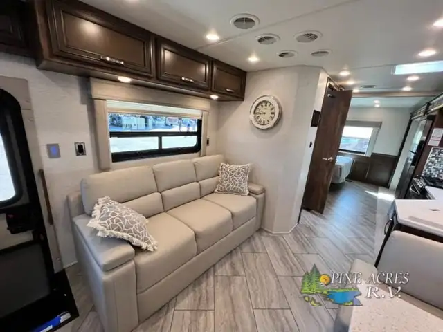2024 Newmar Bay Star Sport 2912 Gas Full Wall Slide Out+1 more in RVs & Motorhomes in Moncton - Image 20