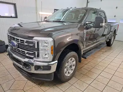 FORD F 250 XLT CREW CAB DISEL 6.7 LITRES BOITE DE 8 PIEDS CONSOLE BANC CONDUCTEUR ÉLECTRIQUE BALANC...