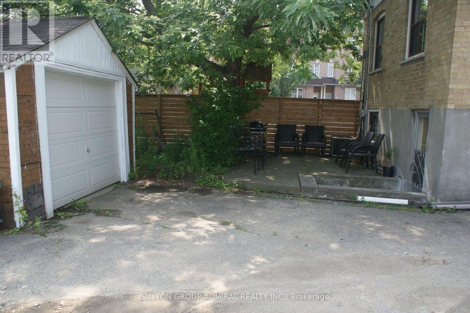 MAIN - 131 TIMES ROAD Toronto (Briar Hill-Belgravia), Ontario 5