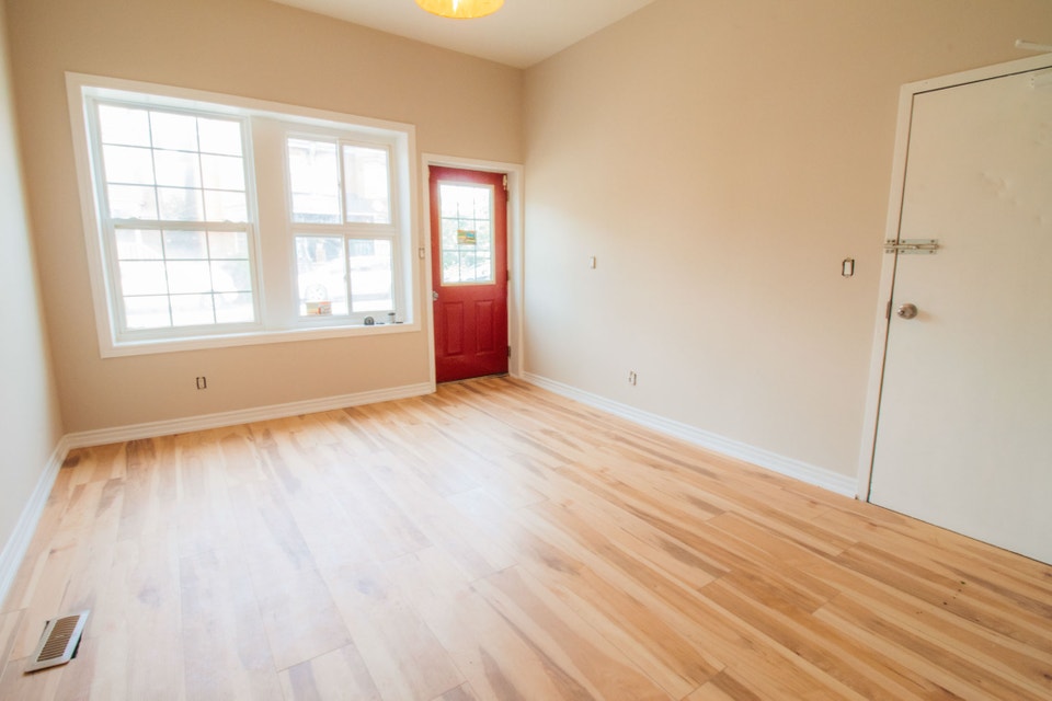 241 Gibson Ave, Hamilton (2) - 1 Bedroom Apartment 2