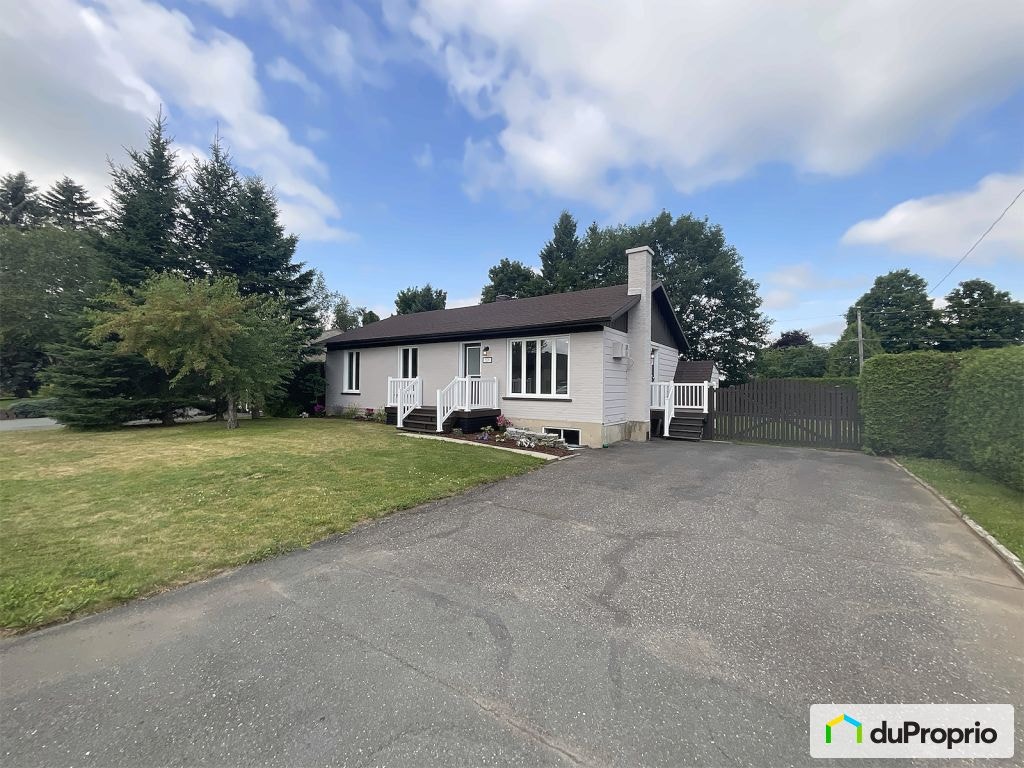 $439,000 - Bungalow for sale in Ste-Marie — photo 1