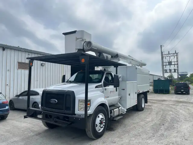 2019 Ford -Altec LR7-60E70 Forestry Truck in Other in St. Albert - Image 4