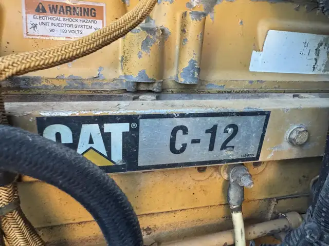 2003 WESTERN STAR 4900 in Heavy Trucks in Saskatoon - Image 14