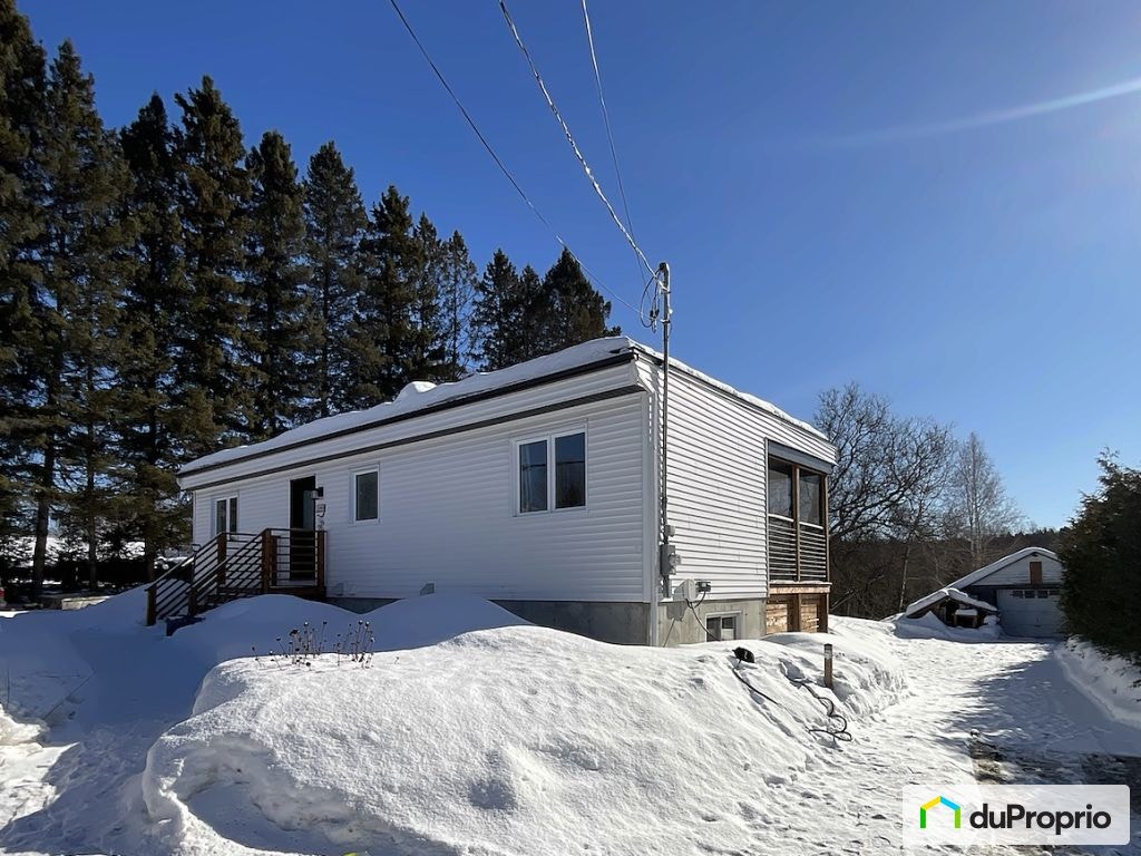 $374,900 - Bungalow for sale in St-Damien — photo 1