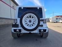Look unique ALL WHITE Jeep Wragler Unlimited. Roues Vision 22x14" blanches sur pneus Mud Terrain 33x... (image 5)