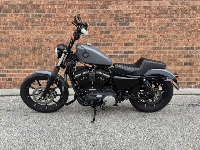 2022 Harley-Davidson Iron 883 **VANCE & HINES PIPES** **TONS OF  in Street, Cruisers & Choppers in Markham / York Region - Image 3