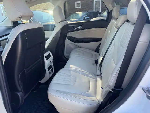 2024 Ford Edge Titanium5823838737354035210