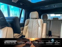 This Cadillac Escalade IQ has a dependable Electric engine powering this Automatic transmission. *Yo... (image 9)