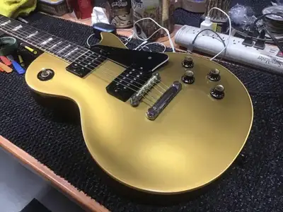 1969 Gibson Deluxe Les Paul, View more