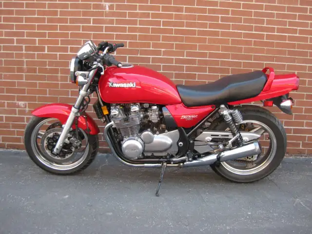 1992 KAWASAKI ZEPHYR 750 in Street, Cruisers & Choppers in City of Toronto - Image 2