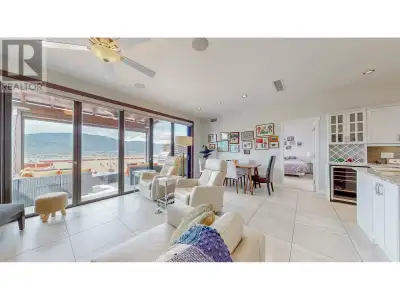 Unbeatable Value in This Luxury 2-Bed/2-Bath Townhome at The Residences! This stunning one-level hom...