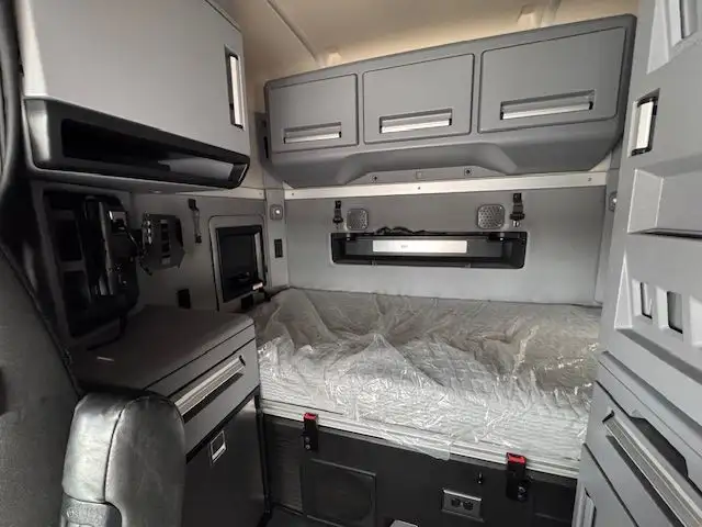 2023 Mack Anthem 64T 70 mDRIVE S40 in Heavy Trucks in Regina - Image 11