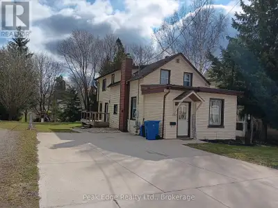 Family ready 3 bedroom home ready to move into in Hanover. Great location close to Holy family schoo...