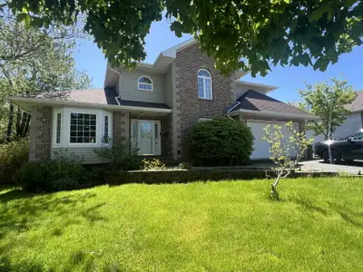 Langbrae - Executive 4 Bedroom Home in the heart of Clayton Park