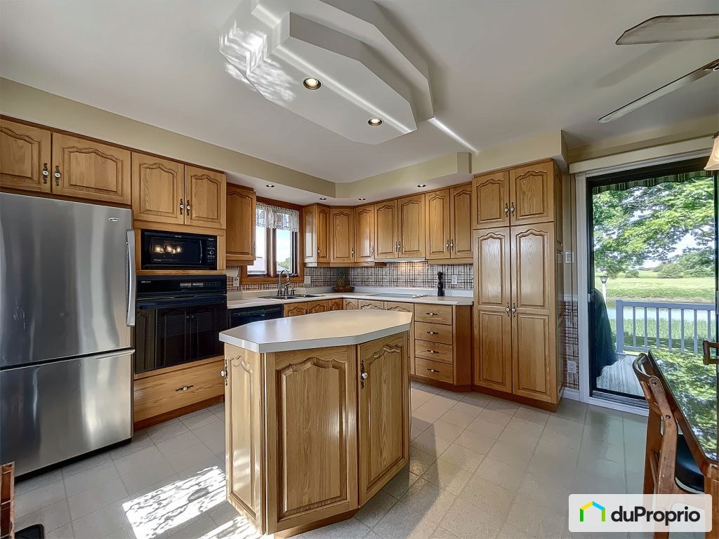 $639,000 - Country home for sale in Pike River — photo 3