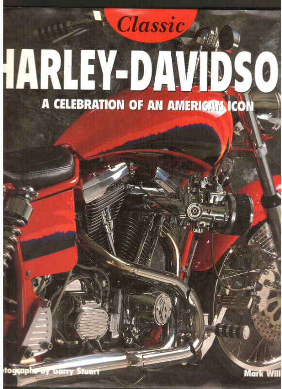 HARLEY-DAVIDSON GROS LIVRE PHOTOS + 2 LIVRES ACCESSOIRES HD dans Pièces et accessoires pour motos  à Ville de Montréal