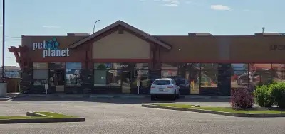 Space for lease in Sylvan Lake. Busiest mall in Sylvan Lake.
