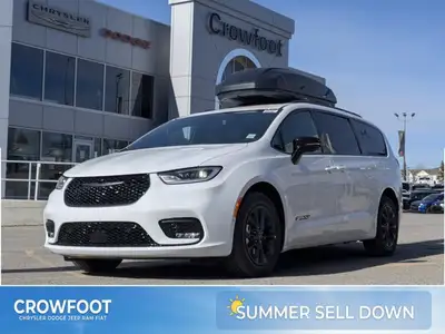 This Chrysler Pacifica has a dependable Regular Unleaded V-6 3.6 L/220 engine powering this Automati...